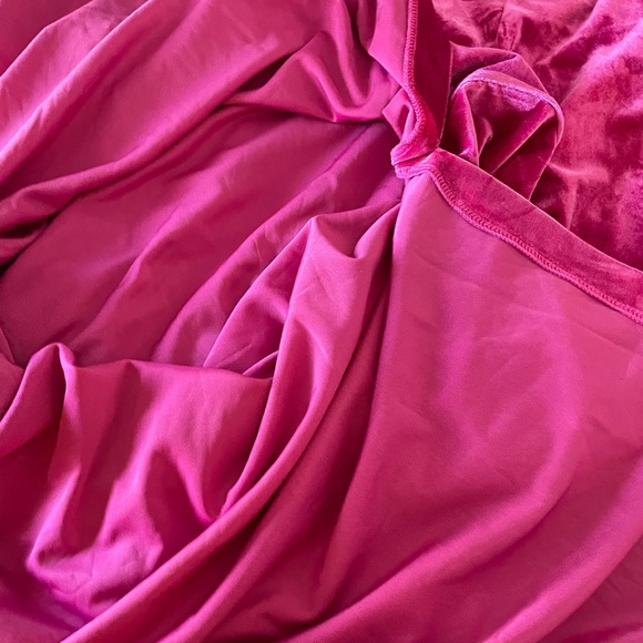 Beautiful Velour Midi Dress - Picture 13 of 15